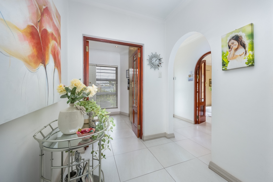 4 Bedroom Property for Sale in Soneike Western Cape